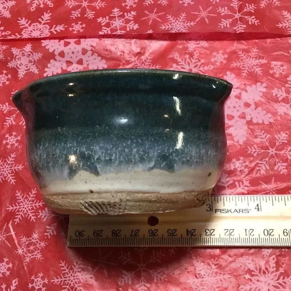 Vintage pottery bowl/ cup with turtle in bottom